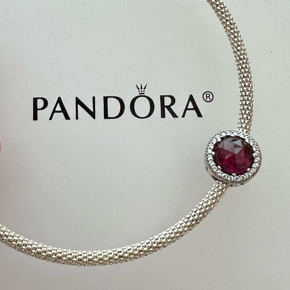 Pandora Disney Belle’s Radiant Rose Charm